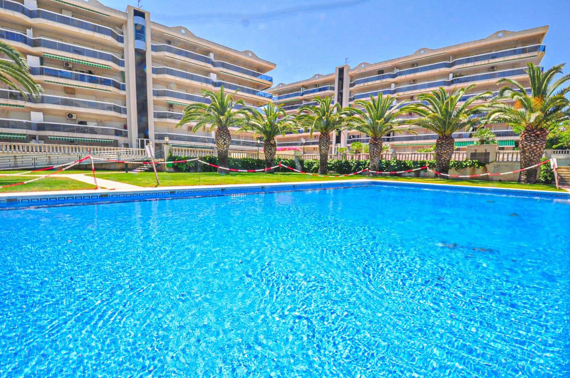 Living Park - Only Families * Salou